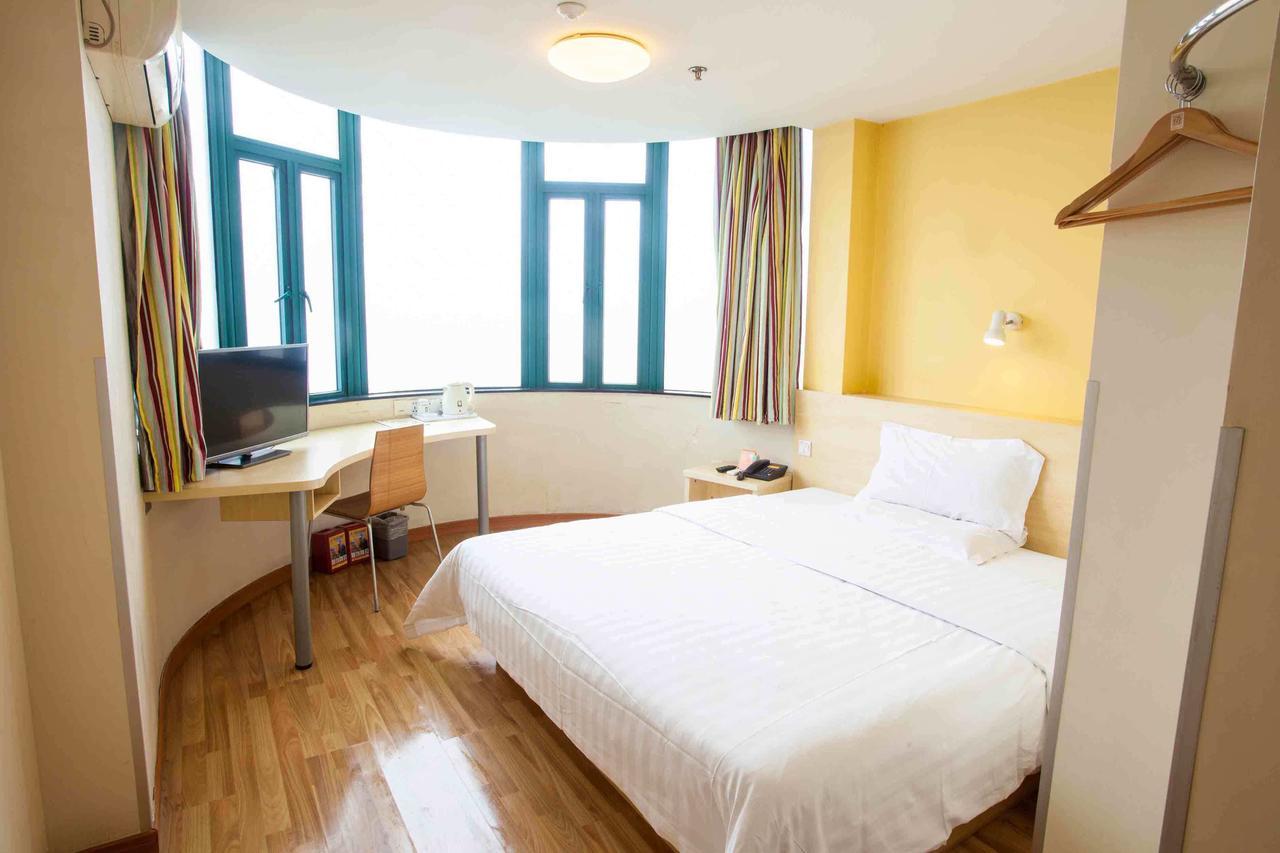 7 Days Inn Yangjiang Xinyue International Studio Phòng bức ảnh
