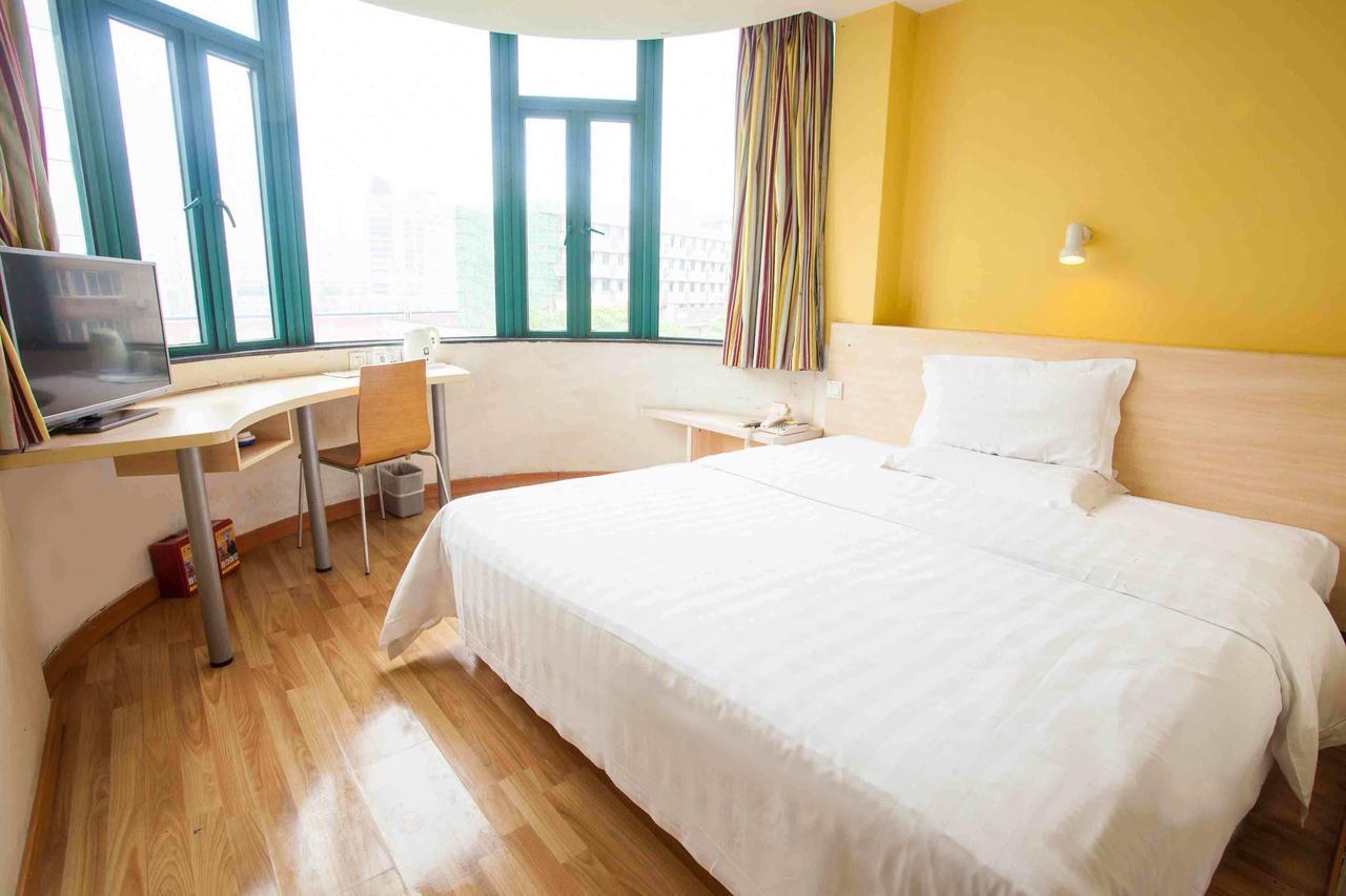 7 Days Inn Yangjiang Xinyue International Studio Phòng bức ảnh
