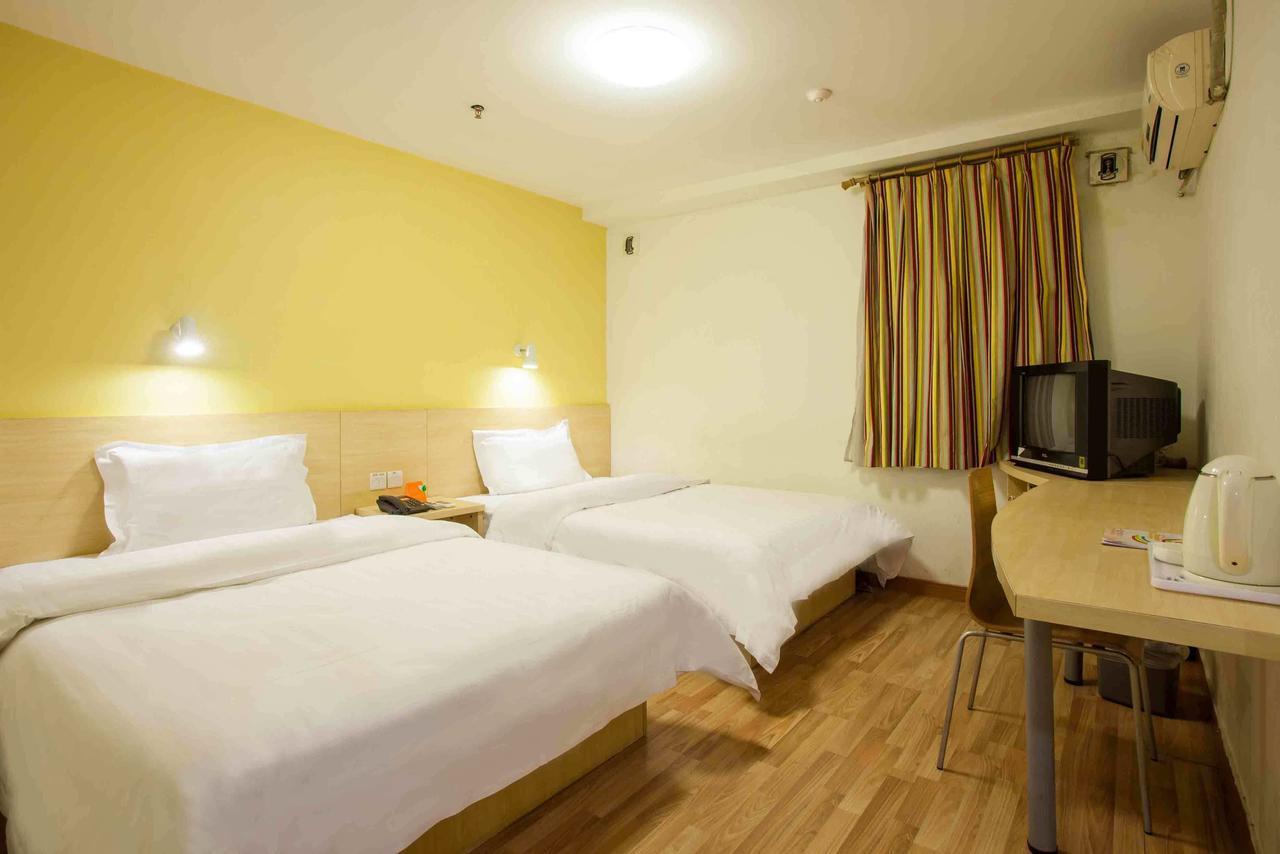 7 Days Inn Yangjiang Xinyue International Studio Phòng bức ảnh